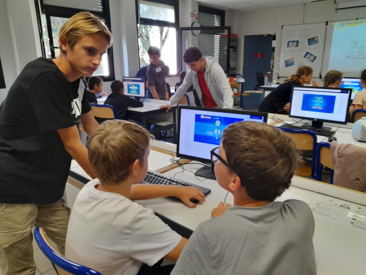 CE_FontdeFillol's tweet photo. Atelier 9 : Mission économie d'énergie 
Appréhender par le jeu le fait que consommer moins et mieux c'est facile
#parcourscitoyen
#FetedelaScience 
#ecocitoyennete https://t.co/35cpfOmUaV