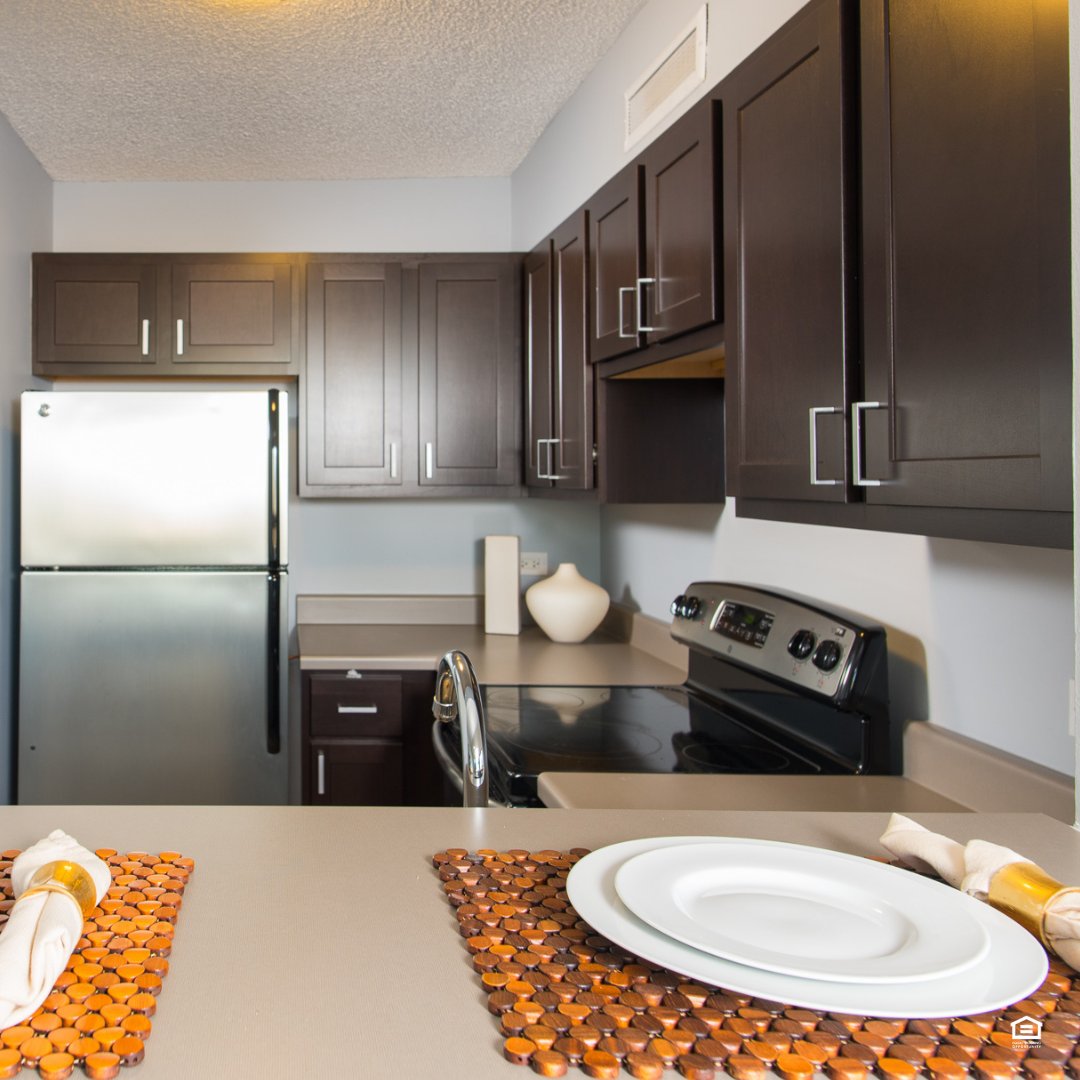 Are our fully-equipped kitchens with upgraded appliances calling your name? 👀 Make this your breakfast view when you call Presidential Towers "home"! 🏡

#PresidentialTowers #LiveLifeOnYourOwnTerms #ChicagoIL #ChicagoApartments #ILLiving #WatertonWay #FindTheGoodLeaveItBetter...