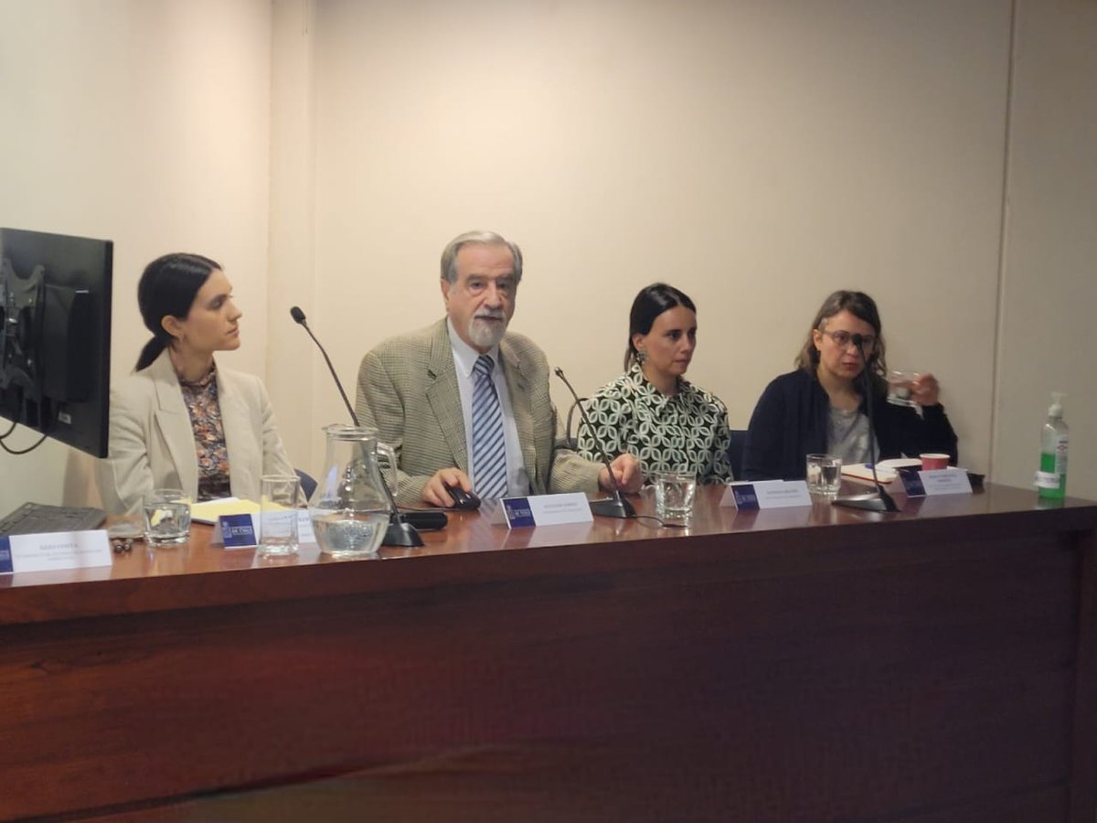 🌊 ¡Ahora! Seminario «#Desalación: Desafíos Regulatorios, Sociales y Ambientales», en el auditorio Alessandri de <a href="/DerechoUChile/">Facultad de Derecho</a>.