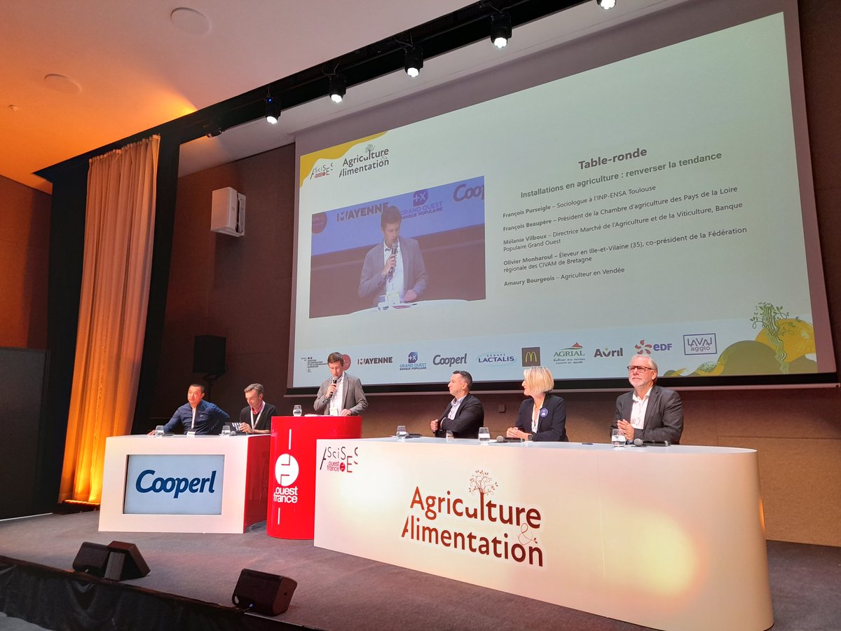 ChambagriPdL's tweet photo. #AssisesAA "Installation en agriculture : renverser la tendance ", participation de @FBeaupere1 président de @ChambagriPdL https://t.co/GKbwPly5qa