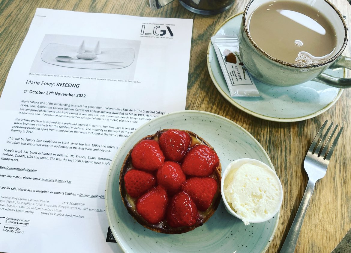 Eavanmac's tweet photo. Art with a strawberry tart @limerickgallery #MarieFoleyExhibition #SoothingBalmForTheSoul #LunchFix #HighlyRecommend https://t.co/25enHcFnBr