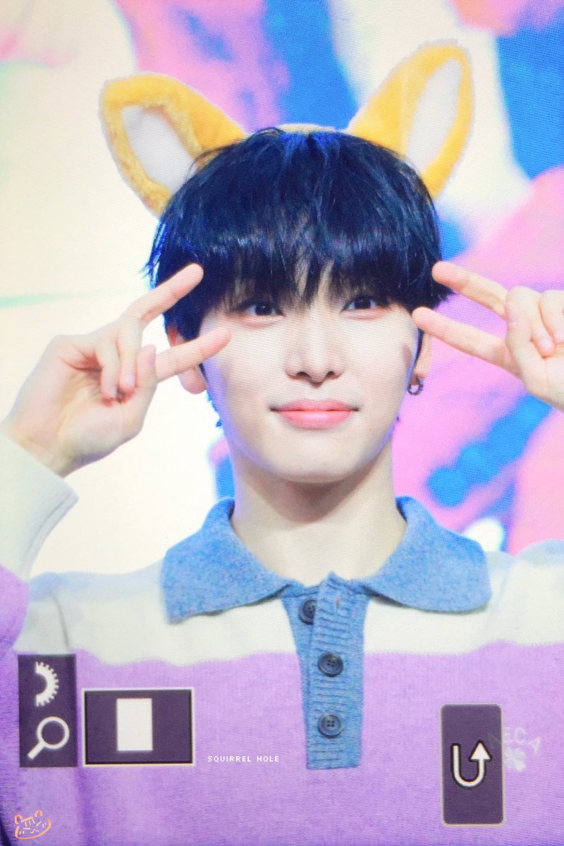 SquirrelHole67's tweet photo. 221013 메이크스타 팬싸 프리뷰

🦊👀

#서호 #SEOHO #원어스 #ONEUS #ソホ https://t.co/EQIZ1yKVQw