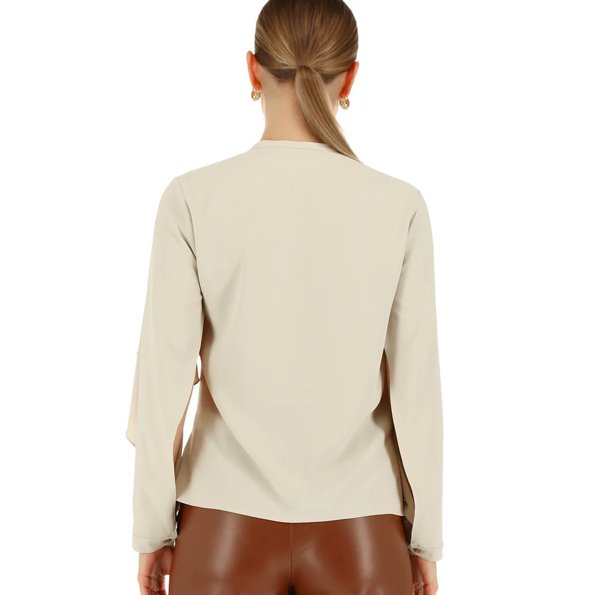 AlexisModa's tweet photo. La mejor blusa que debe estar en tu closet, te encantará su textura y detalles en mangas #SoyAlexis #MujerAlexis #LookAlexis #Moda #Estilo #Otoño2022 #DiseñoMexicano #Blusa #Detalles #AlexisCollection #Octubre2022 https://t.co/G9BL446U07