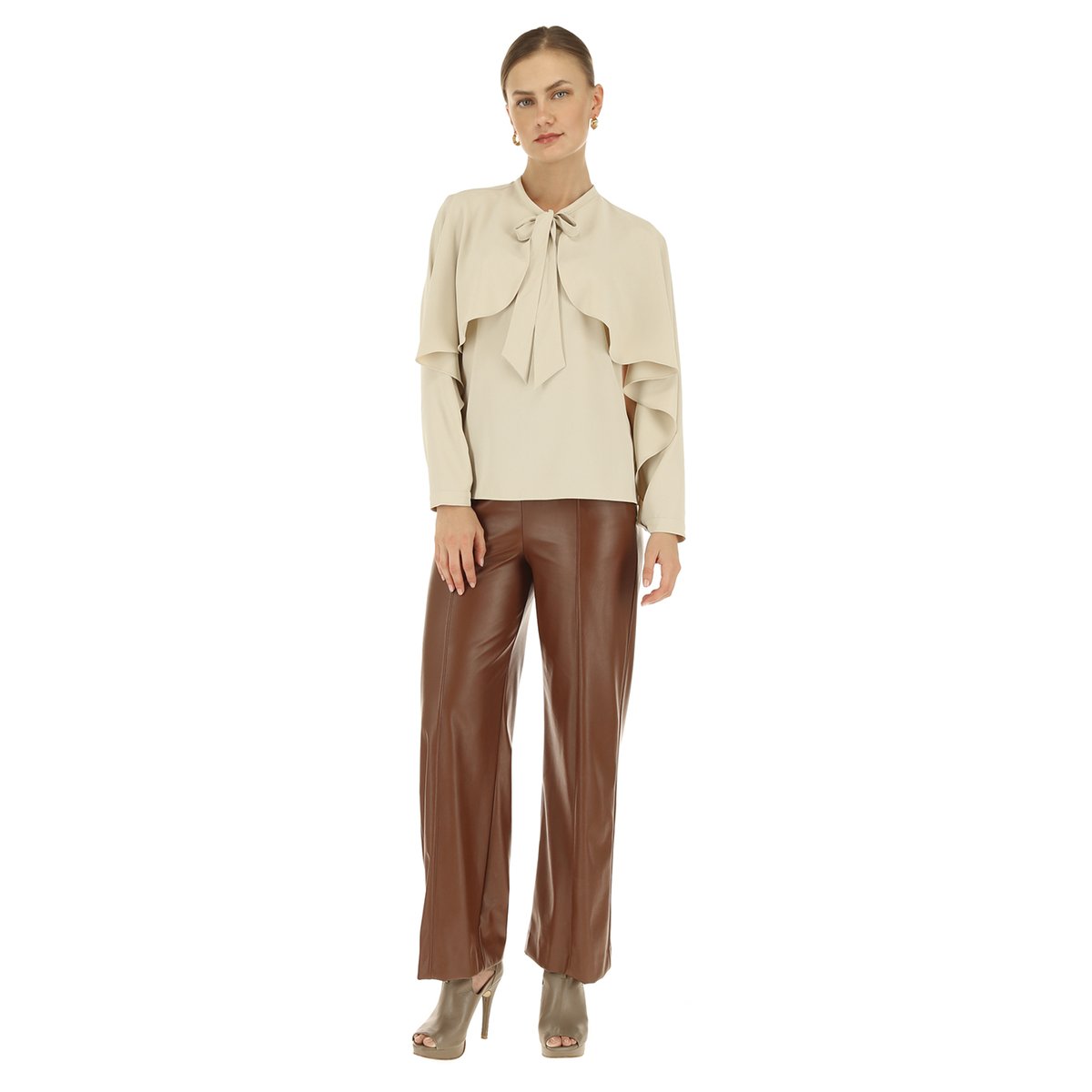 AlexisModa's tweet photo. La mejor blusa que debe estar en tu closet, te encantará su textura y detalles en mangas #SoyAlexis #MujerAlexis #LookAlexis #Moda #Estilo #Otoño2022 #DiseñoMexicano #Blusa #Detalles #AlexisCollection #Octubre2022 https://t.co/G9BL446U07