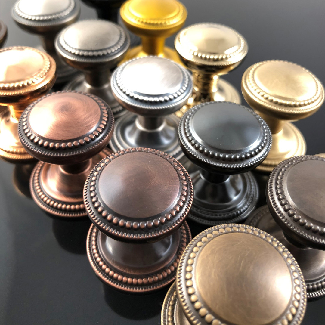 SDSLondon's tweet photo. We love these little cupboard knobs showing lots of finish variations! 
Which is your favourite?
.
.
#finish #question #favourite #engagement #social #cupboardknobs #cabinethardware #cabinetmakers #joiners https://t.co/VANXe0eVeU