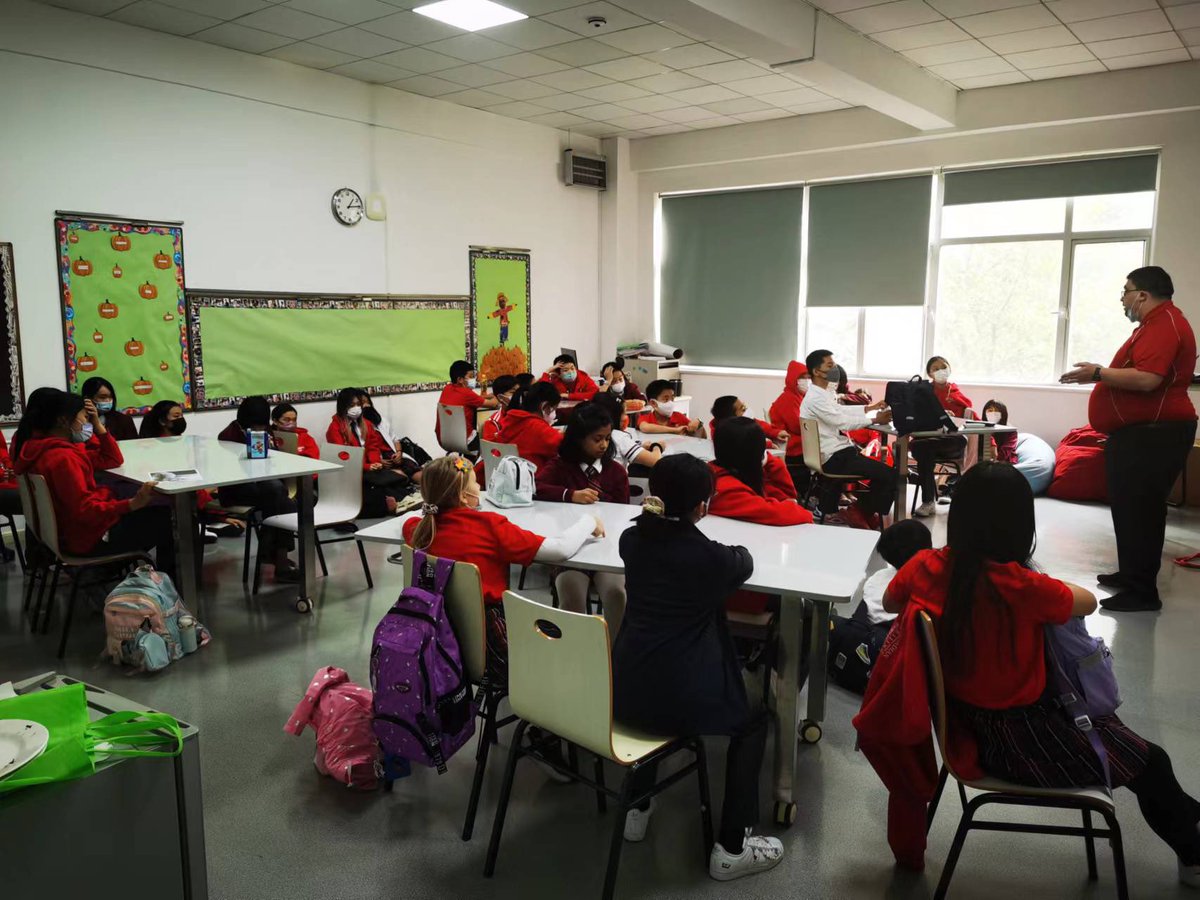 Big turnout for today’s <a href="/COMAPMath/">COMAP Math</a> info session for the HiMCM and MidMCM competitions. <a href="/CISBeijing/">Canadian International School of Beijing</a> #myCISB #Mathletes