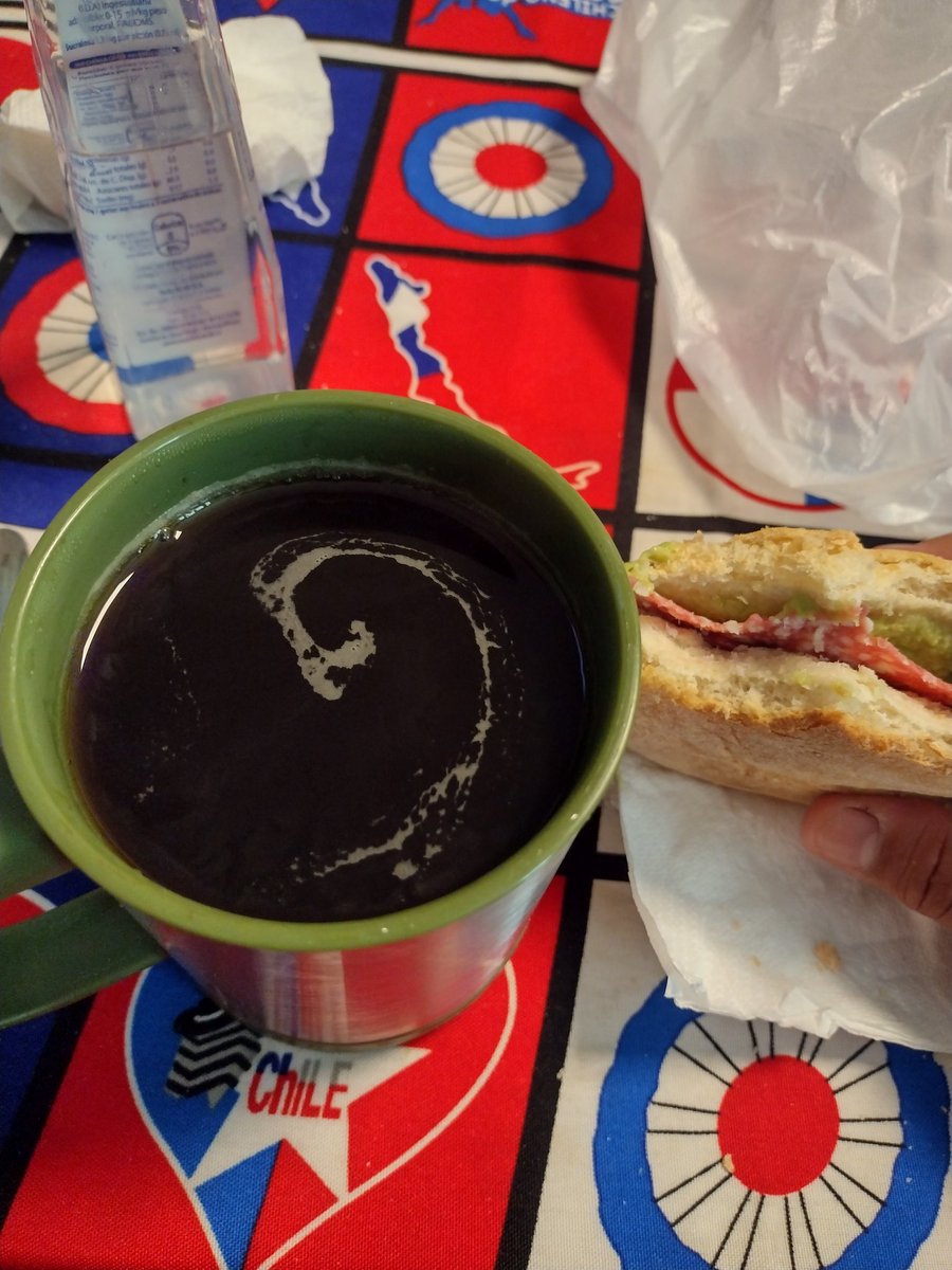 Cuando el café del desayuno me tienta a jugar unas partidas de <a href="/PlayHSLATAM/">Hearthstone LATAM</a> <a href="/PlayHearthstone/">Hearthstone</a> 😅