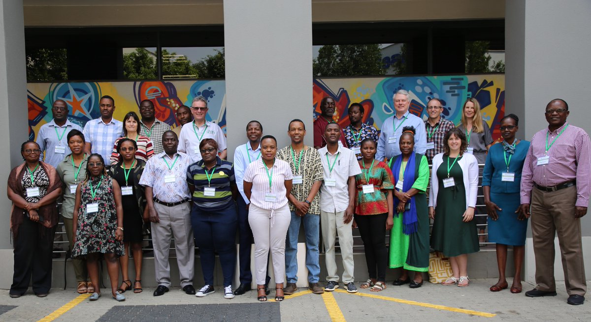 Making #maize hybrid seed production simpler - SPTA team meeting. Identifying critical pathways towards the release of 50% non-pollen producing (FNP) maize in South Africa and Kenya

A game changer for seed producers and farmers 🎉