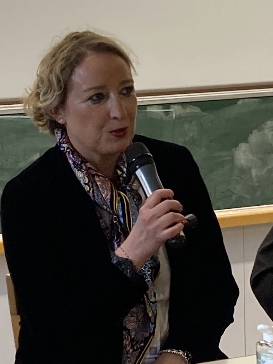 Articuler connaissances et compétences par <a href="/AudeDeville/">Aude Deville</a> durant #AgoraIAE <a href="/IAEPoitiers/">IAE Poitiers</a>