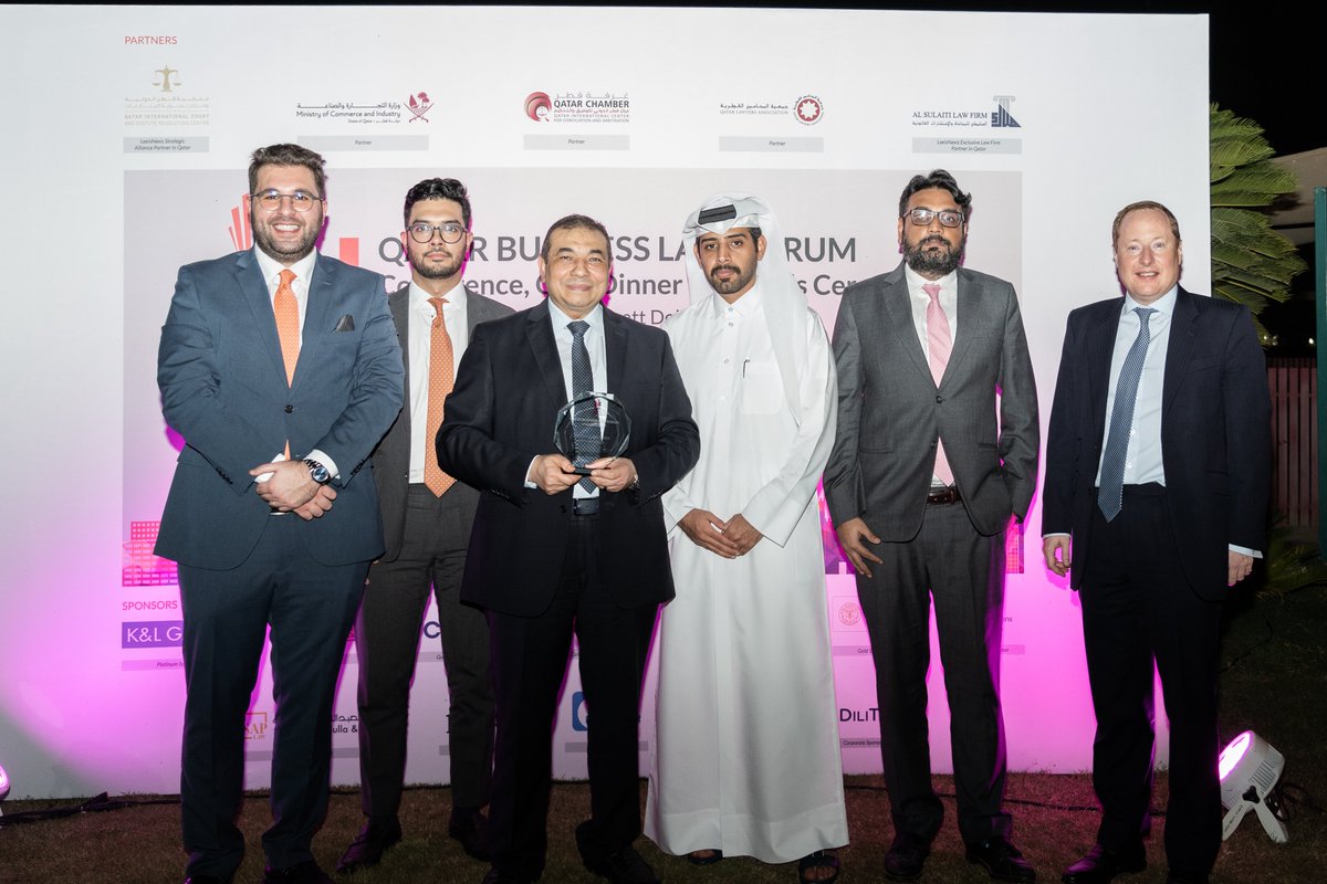 SAPQatarLaw's tweet photo. للعام الثالث على التوالي، يسرنا الإعلان عن فوز مكتب سلطان العبدالله ومشاركوه بجائزة أفضل مكتب محاماة في قطر لعام 2022، في الاحتفالية التي أقيمت مساء أمس على هامش فعاليات منتدى القانون والأعمال الذي أقامته مؤسسة ليكسس نكسس.
@LexisNexis_ME 
#QBLF #QATAR https://t.co/08UX2Vvsca