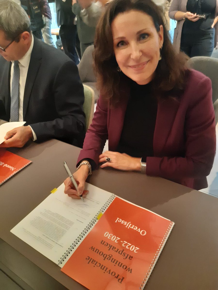 Monique van Haaf tweet media