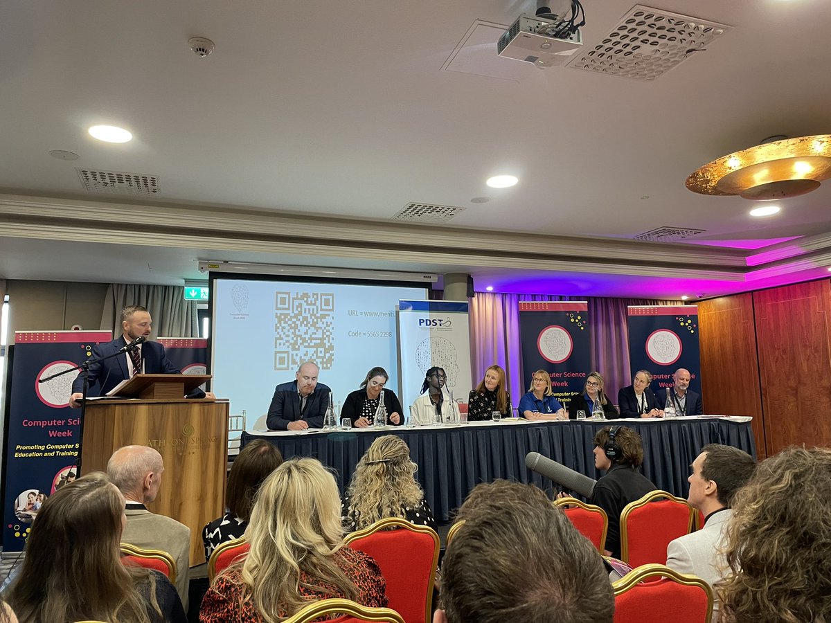codingstclares1's tweet image. Panel discussion time experiences, challenges, supports and opportunities  @SCCS_Manor @PDST_TechinEd @PDSTcs