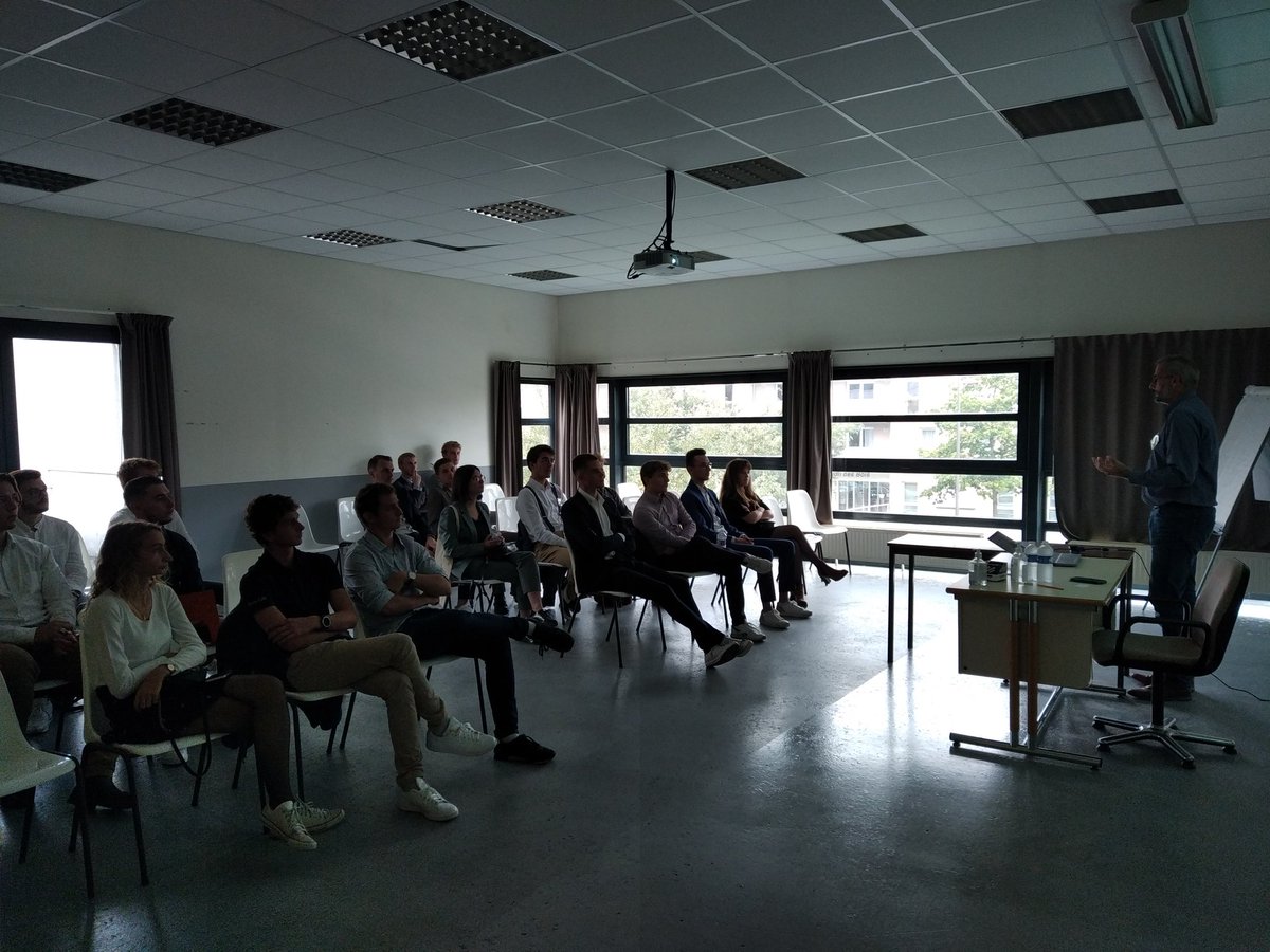 esgtcnam's tweet photo. #CercleGeo22 Stage dating et démonstrations à l'@esgtcnam.
Merci au #bdesupgeto !
@UNGE_officiel @DG_CSNGT @LeCnam @UNGE_officiel https://t.co/SqENPt2Sai