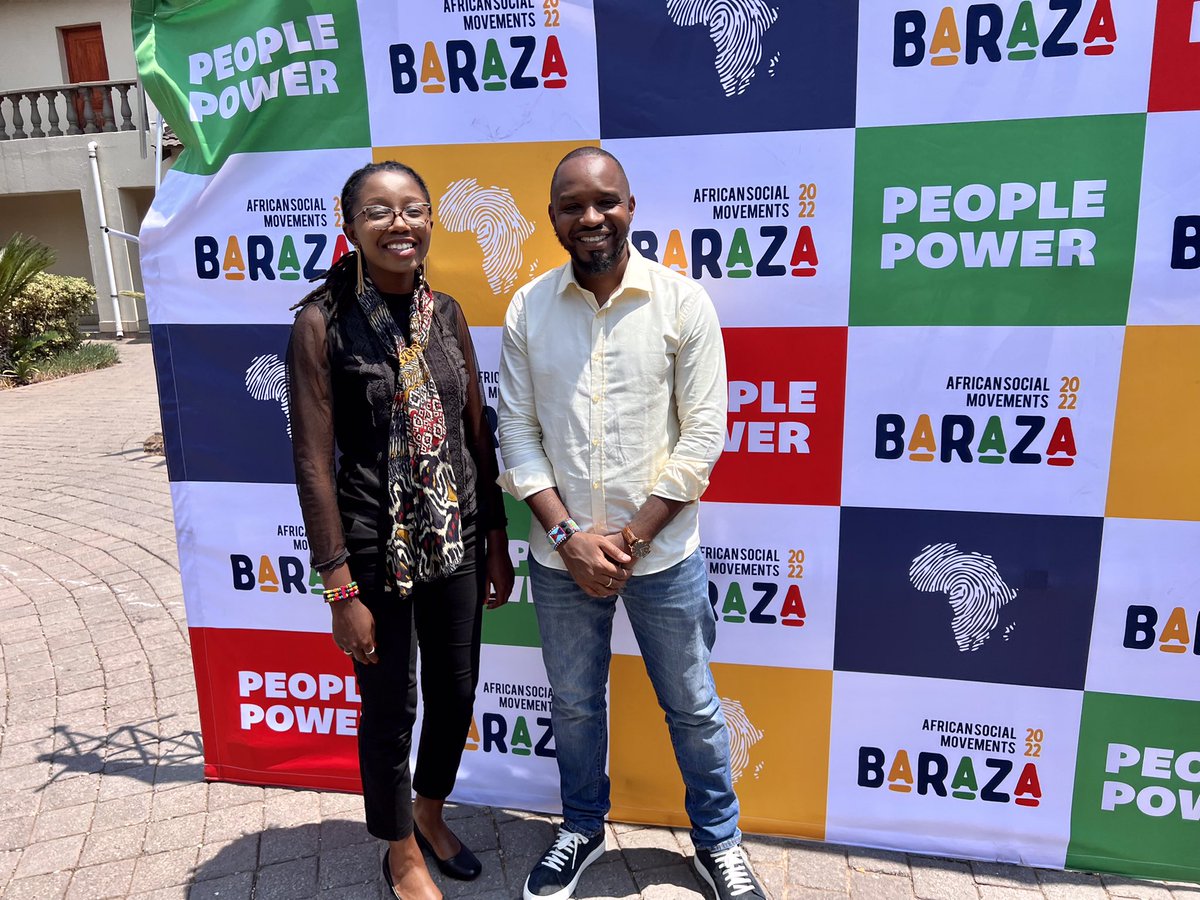 #ASMBaraza2022 Met the dynamic @bonifacemwangi. He is known for his images of the post-election violence that hit Kenya in 2007 and 2008. Since then he has done so much more work as an activist. It is inspiring to meet people who knowing the danger, still act for impact! 🌟