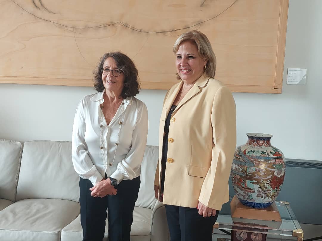 ItalyinCuba's tweet photo. Si è riunito oggi a Roma il comitato binazionale 🇮🇹🇨🇺per la gestione dei fondi di controvalore, strumento di sostegno ai rapporti economici bilaterali. La delegazione🇨🇺era guidata dalla Vice Min. @AnaTeresitaGF, che ha anche avuto un colloquio con la Vice Min. @MarinaSereni https://t.co/1hq1mFTnIN