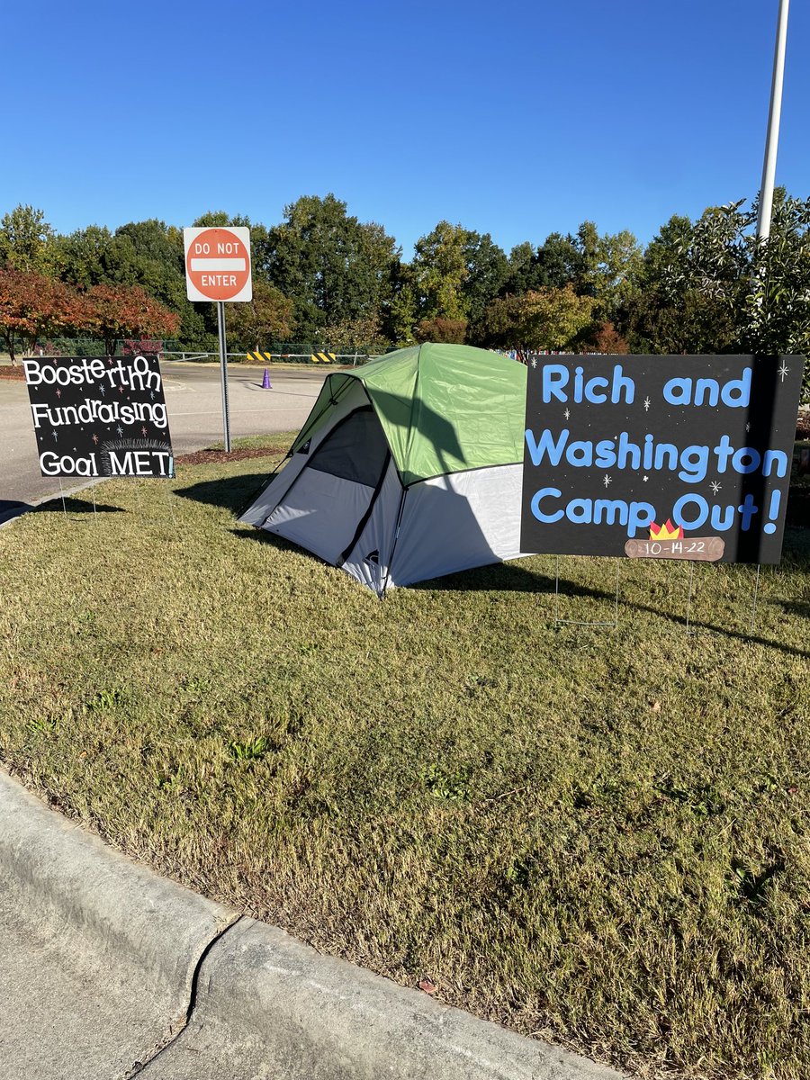A deal is a deal… Fundraising goal met, so we’re camping out tomorrow. #itssupposedtobesunny ⁦<a href="/Gladys_Wash1026/">Gladys Washington</a>⁩ ⁦<a href="/sanfordcreek/">SanfordCreek ES</a>⁩