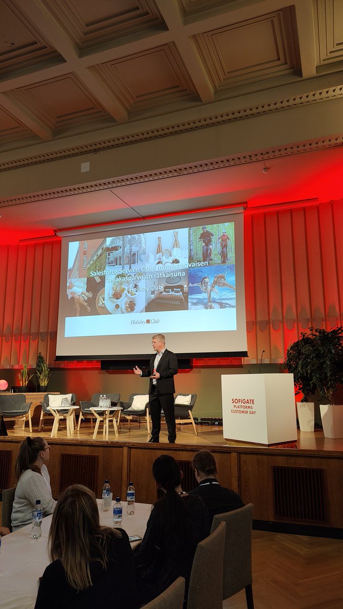 Juhana Tormilainen presenting how Holiday Club is developing their digital CX through omni-channel customer service. 📠🖥️📞💌 #sofigatecustomerday2022