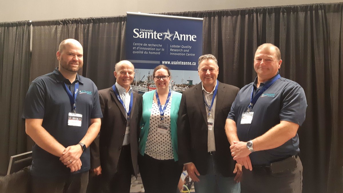 USainteAnne's tweet photo. Félicitations à Noël Després, chancelier de l'Université Sainte-Anne, dont la contribution au secteur des pêches et de l'aquaculture est honoré par un Lifetime Achievement Award ! #NSSeaCon2022 https://t.co/QHZb9wfyb2