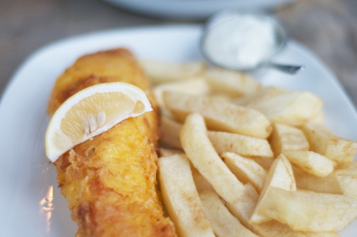 sutton_and_sons's tweet photo. There’s nothing better than takeout from Sutton &amp; Sons on a lazy afternoon😜😍

#fishandchips #chippychat #takeaway #eatlocal https://t.co/5SaCKoxUtf
