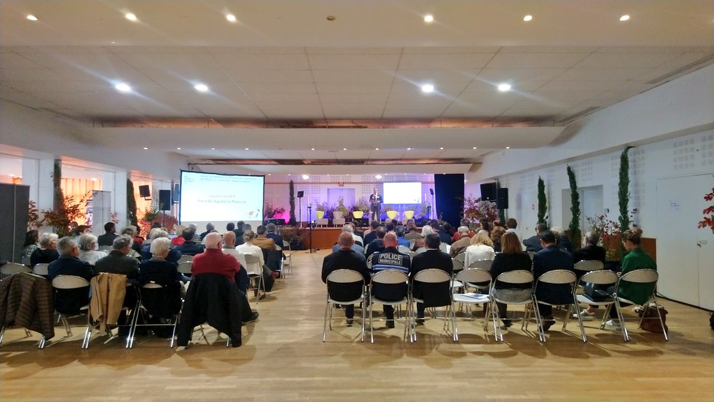 DupuisGuilhem's tweet photo. Journée internationale de prévention #CatNat à @AigPresquile
#AyonsLesBonsReflexes
➡️ Matinée à la @Fautesurmer dédiée à simulation de gestion de crise #PCS pour ➕ de 60 de participants 👥
➡️ Après-midi avec tables rondes, conférences & stands pour 100aine de participants https://t.co/tqbEixP6NZ