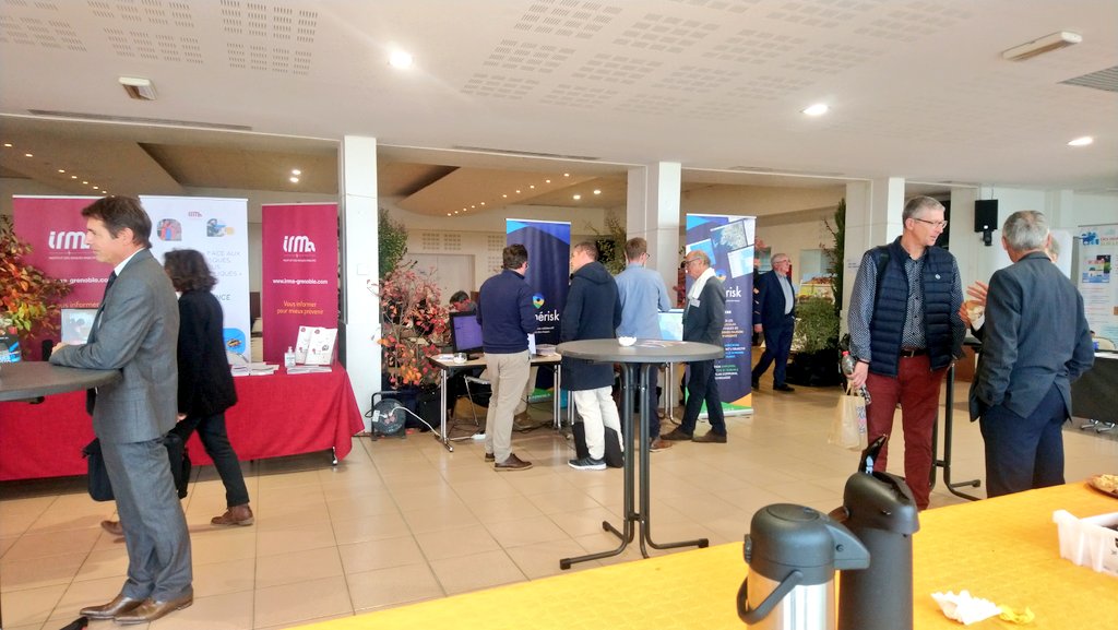 DupuisGuilhem's tweet photo. Journée internationale de prévention #CatNat à @AigPresquile
#AyonsLesBonsReflexes
➡️ Matinée à la @Fautesurmer dédiée à simulation de gestion de crise #PCS pour ➕ de 60 de participants 👥
➡️ Après-midi avec tables rondes, conférences & stands pour 100aine de participants https://t.co/tqbEixP6NZ