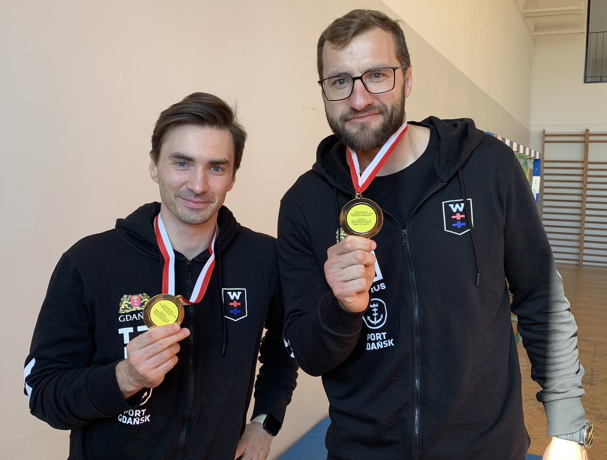 Dzisiaj odwiedziliśmy kolejną szkołę w <a href="/gdansk/">Miasto Gdańsk</a>, gdzie mogliśmy jeszcze bardziej zaznajomić dzieciaki z piłką ręczną i naszym Wybrzeżem 😉🔴⚪️🔵🤾🏻 Była to też doskonała okazja, aby zdobyć autograf czy zrobić zdjęcie 📸

#TrenujZWybrzeżem