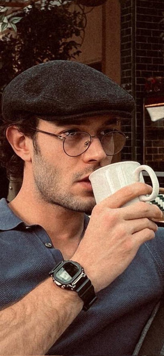 ❌İnsanlara saygı duymak bu kadar mı zor?Gazete manşetlerini okuyorum ve nasıl bu kadar iyi manipüle edilip delice yorumlar yazan insanlar var merak ediyorum.Bu gençler size ne yaptı?Bu onların dönemi.Bunu atlatacaklar.Onlara güzel şeyler yazmak neden bu kadar zor?