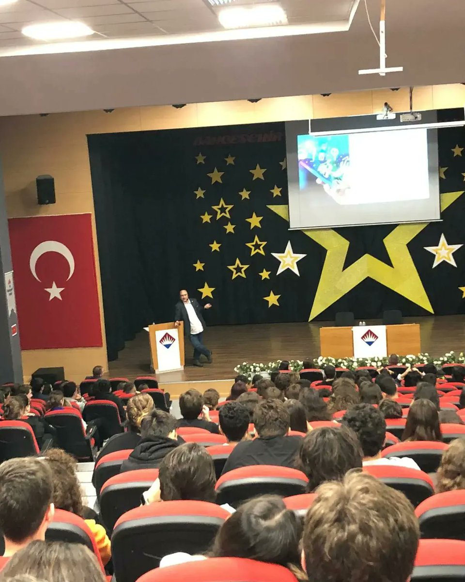 bk_atakenttema's tweet photo. Bahçeşehir Koleji, Sosyal Medya ve Dijital Güvenlik Eğitim Araştırma Merkezi (SODİMER) işbirliği ile "Dijital Girişimcilik Kulübü" kapsamında Sn. Prof. Dr. Levent Eraslan lise öğrencilerimiz ile bir araya geldi

#DijitalGirişimcilikKulübü
@EnverYucel 
@drleventeraslan https://t.co/N41As58AXe