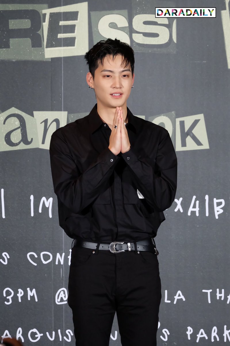 daradaily's tweet photo. คุณเค้าแบบ อื้มมมม น่ารักเนอะ แอดมินเจ็ดน้วยแล้วนะ มือสั่นค้าบบบบ 😍🫶🏻

#2022JAYBWorldTourinBKK 
#JAYB #GOT7 #2022JAYBWorldTour #Tape_Press_Pause #daradaily #ดาราเดลี่ https://t.co/9i019oyLXM
