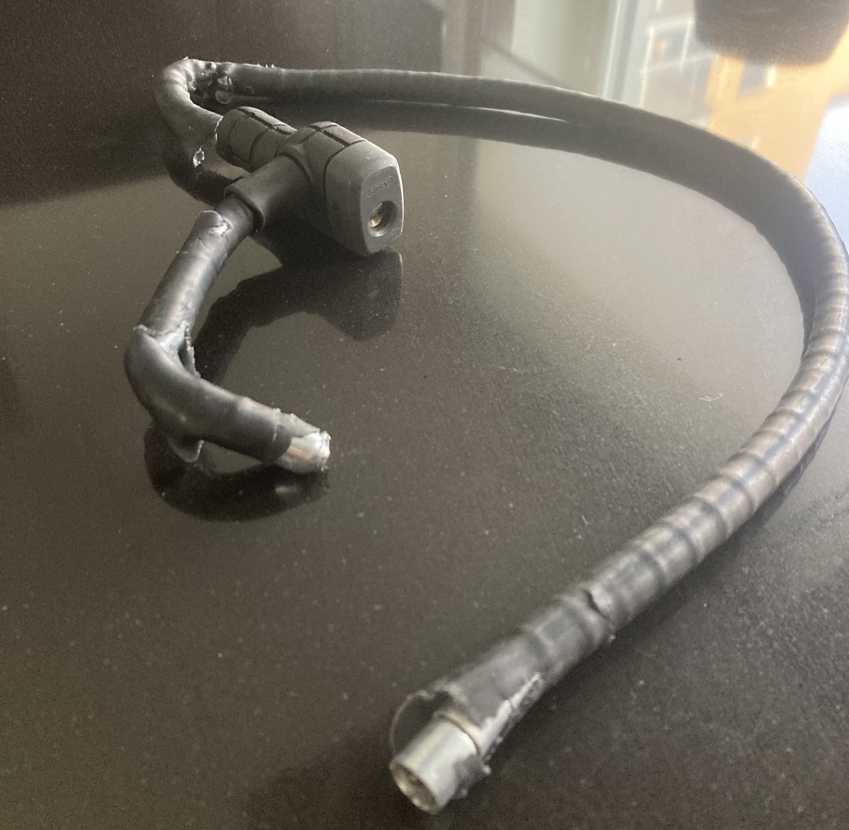 JenPetters's tweet photo. Må du få gå barfota på lego resten av livet 😡 https://t.co/MQe5hDUXMv