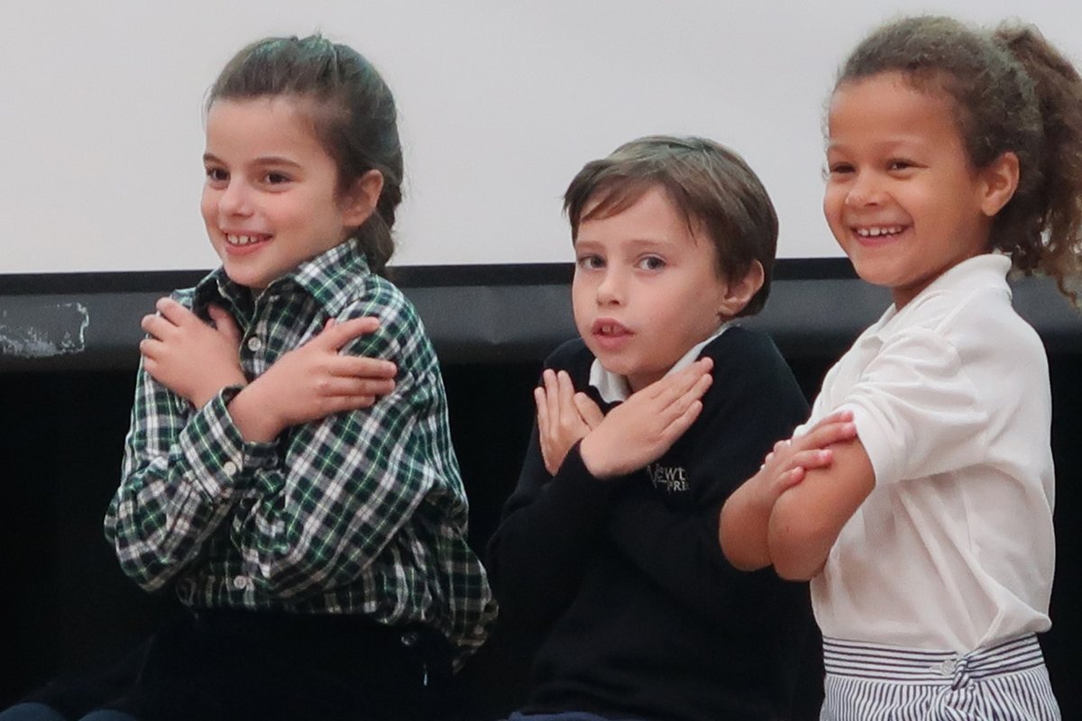 NewtonPrepSch's tweet photo. 3LR taught us all about the human body this morning at their class assembly. Did you know that the average person produces 2 pints of saliva everyday?
#NewtonLearning #NewtonScience #prepschoolscience https://t.co/XHFglHPjMQ