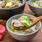 塩ラーメン好きな人に喜ばれる味の「豚バラキャベツの塩バター鍋」