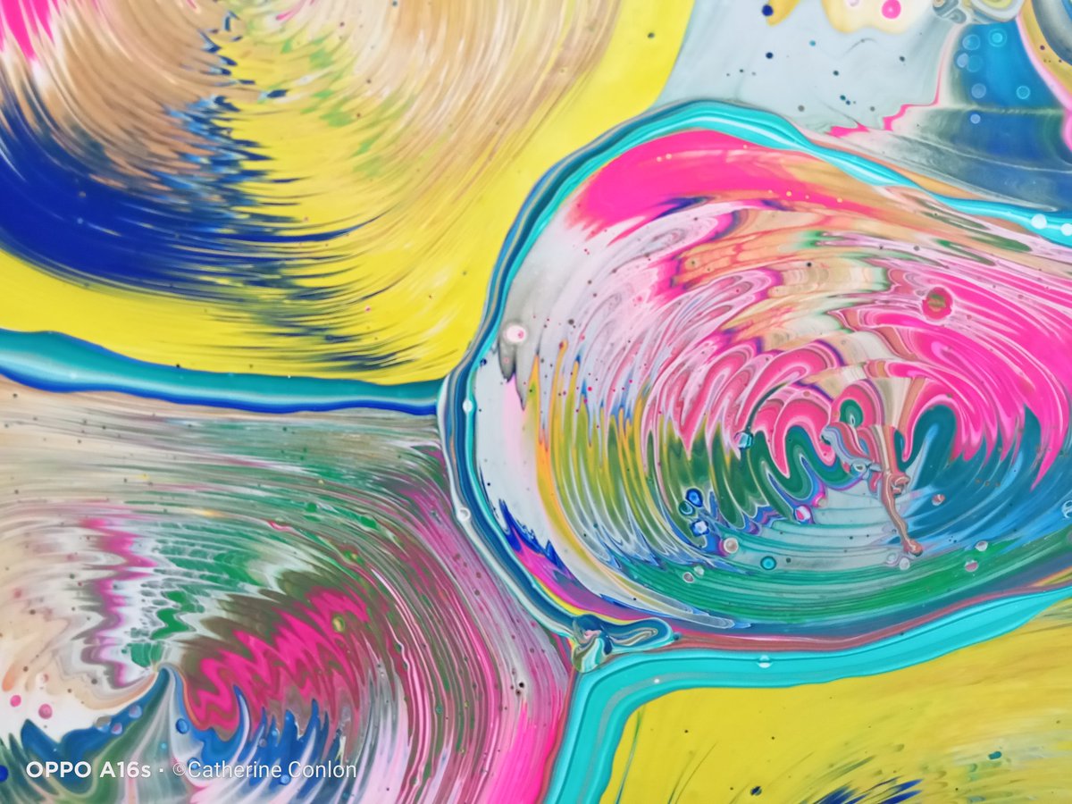 kcfluidart's tweet photo. Interesting ๐ค #ringpour #artwork #artist #painting https://t.co/GDvbUBuel2