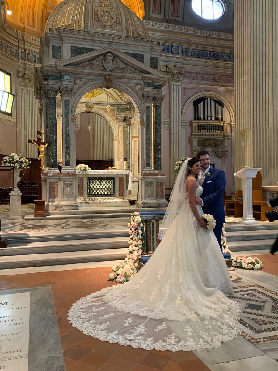 𝐒𝐞𝐫𝐯𝐢𝐳𝐢𝐨 𝐁𝐫𝐢𝐝𝐚𝐥 𝐒𝐭𝐲𝐥𝐢𝐬𝐭 𝐝𝐮𝐫𝐚𝐧𝐭𝐞 𝐥𝐚 𝐜𝐞𝐫𝐢𝐦𝐨𝐧𝐢𝐚
Scopri di più 
tamaradandria.it/tamara-dandria…

Bridal Stylist
💌 info@lamicadellasposa.it 
📞339.2881157

#tamaradandria 
#tamaradandriabridalstylist 
#tamaradandriaconsulentedimmagine
