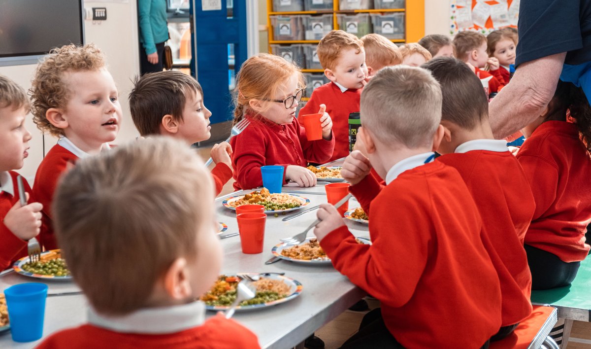 CityCateringSou's tweet image. The New Winter Menu commences on the 31st Oct!! It's packed with delicious new dishes. Our #SchoolMenus are Food For Life accredited, and at least 75% of the dishes on the menu are #CookedFromScratch. 

Find out more: ow.ly/w9cN50L86Aq

#FoodForGood #Nourish #SchoolMeals