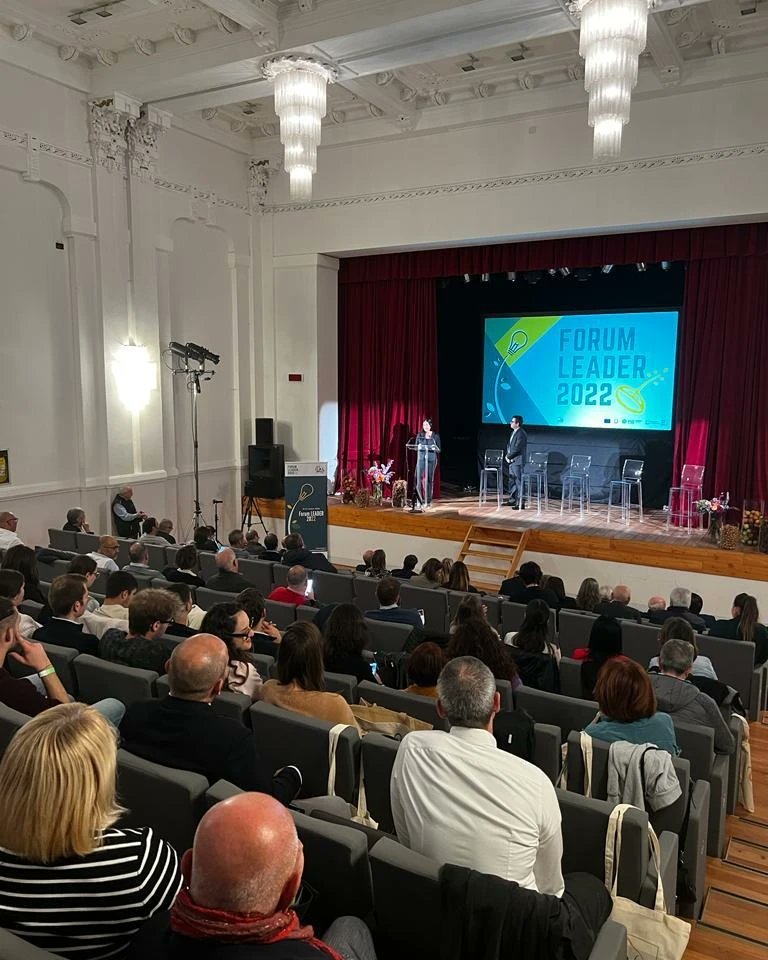 LaraMagoni's tweet photo. Nella location unica del Teatro del Casinò di #SanPellegrinoTerme, per l'evento #ForumLeader, organizzato da Gal Valle Brembana 2020.
Per la prima volta i GAL italiani, rappresentati da oltre 200 operatori, si ritrovano nella nostra bergamasca per il loro annuale confronto https://t.co/0Rd1QwbBaU