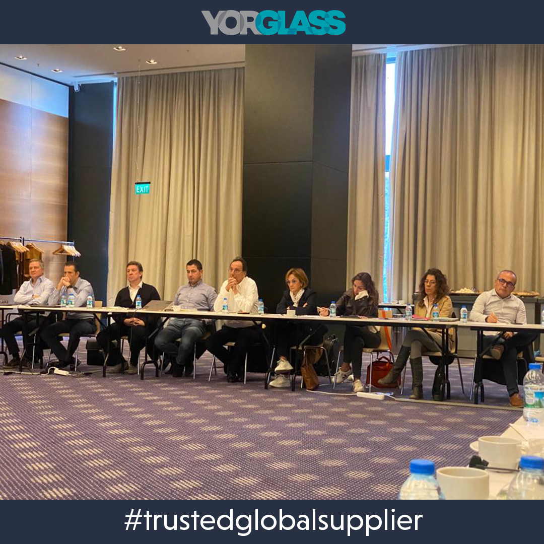 yorglass's tweet photo. Acar Baltaş'ın geleceğe ışık tutan eğilimleri ve değişen dünyayı tanımladığı açılış konuşması  ile Yorglass'ın 2023 stratejilerini ve odaklarını belirlediğimiz çalıştayımızı katılımcıların değerli katkıları ile tamamladık.
#yorglass #trustedglobalsupplier #strategyworkshop #2023 https://t.co/R5YBg1P8SN