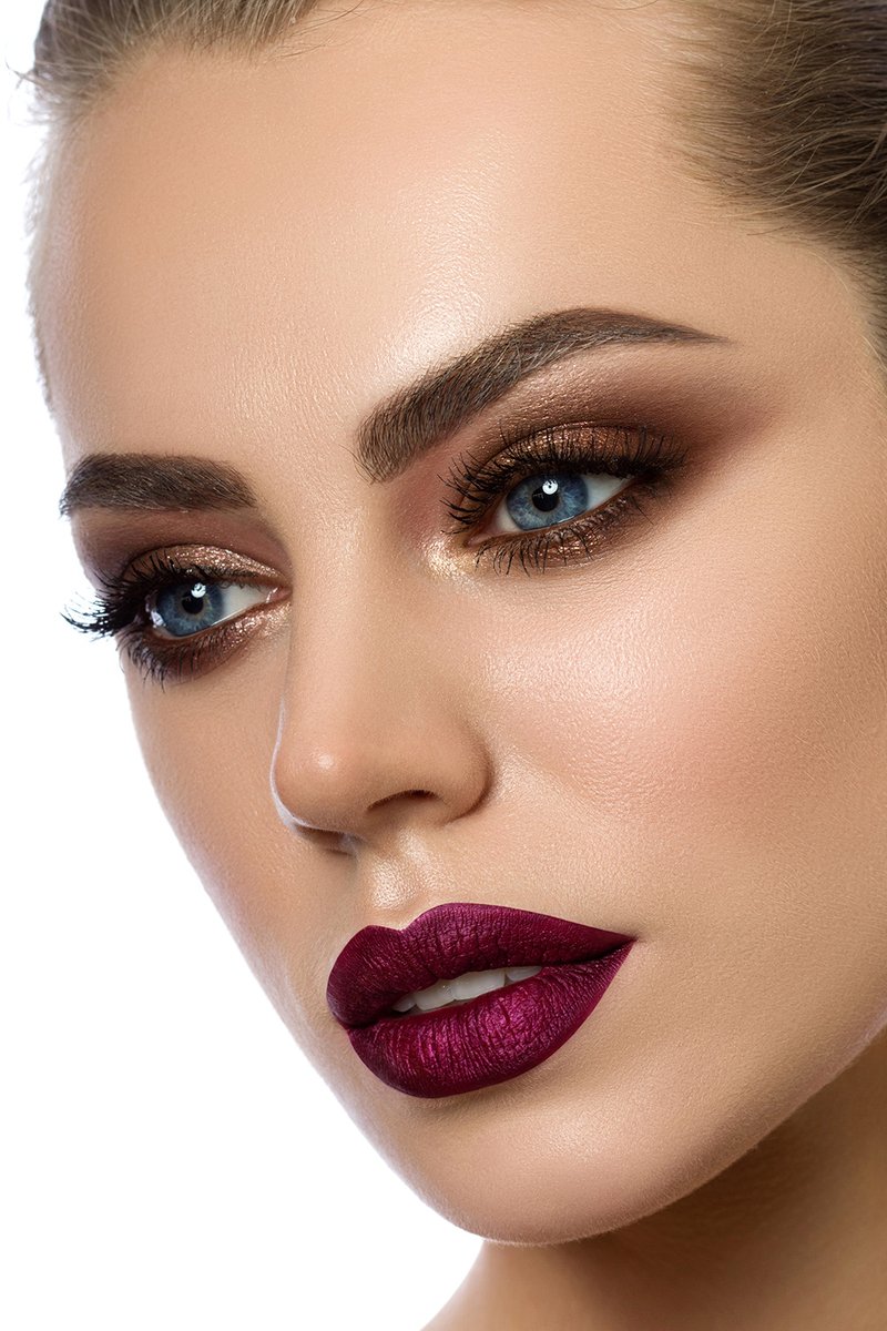Our best-selling shade – Opus. This rich winter berry tone, is the ultimate statement. Part of the Velvet Ribbon lipstick range it has a weightless, velvet and satin finish that envelops the lips in a ‘velvet ribbon’ of long-lasting colour.
oryzabeauty.com/product/opus/