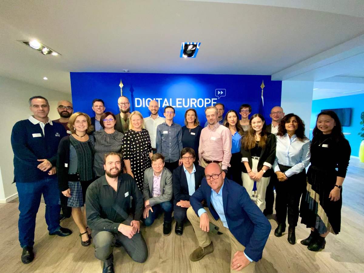 We kicked off the Data Space for Skills #DS4Skills to prepare for the development of a trusted #dataspace for #skillsdata sharing. 👏👏👏 Led by <a href="/DIGITALEUROPE/">DIGITALEUROPE</a> , DS4Skills unites key industry, education &amp; data ecosystem stakeholders.

PR: headai.com/data-space-for…
 
#headai #AI