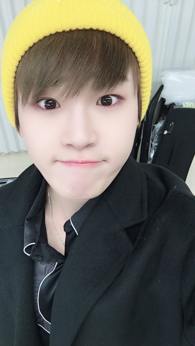 DewiFadhila19's tweet photo. Happy Birthday Our Pocket Nam

#승민이와_함께_365일이라면_완벽해 
#AlwaysBaeWithYou #골든차일드    #GoldenChild    
@Hi_Goldenness @GoldenChild https://t.co/k6koybDNCJ