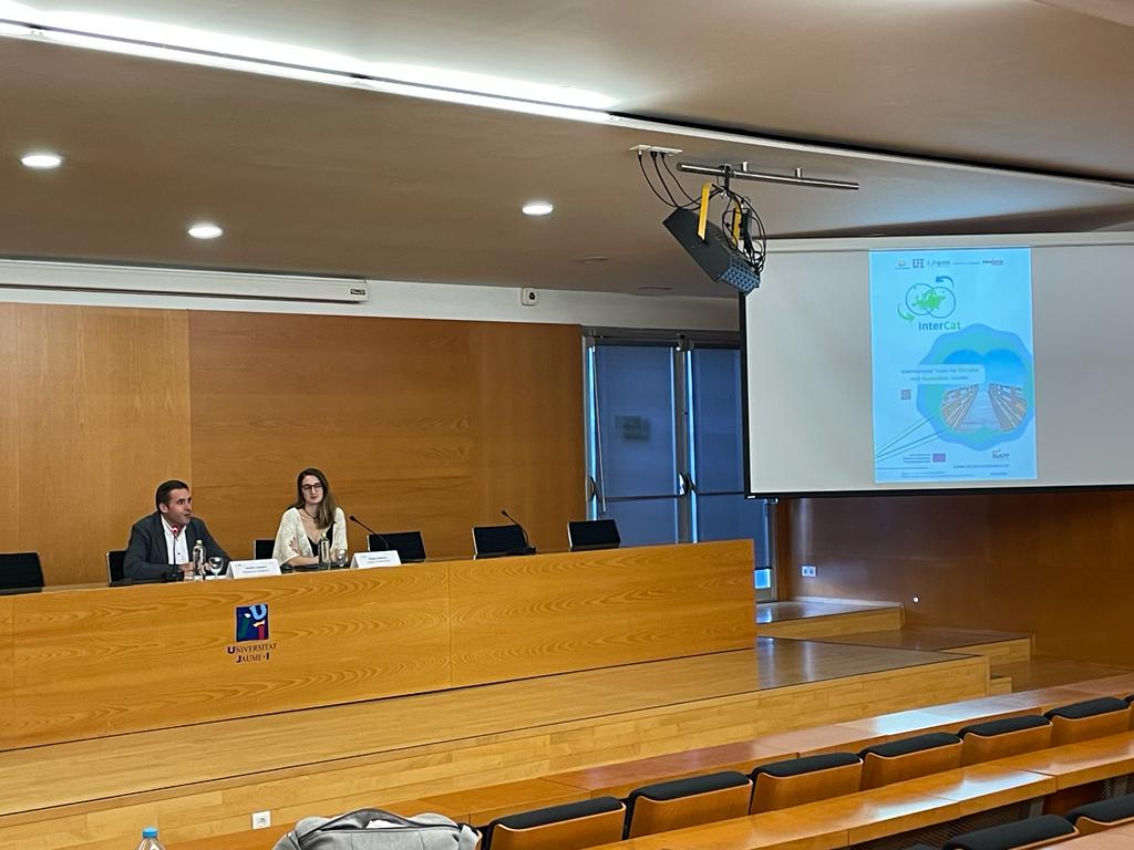 InterCatProject's tweet photo. Time for the #InterCat international conference in the #ErasmusDays! 👏 Opening the conference Jaume Llorens, vice-dean of tourism of @UJIuniversitat 👩‍🎓 We move forward to the presentation of the Glossary on #accessible and #circular tourism 🌍 https://t.co/eSZuEFtklG