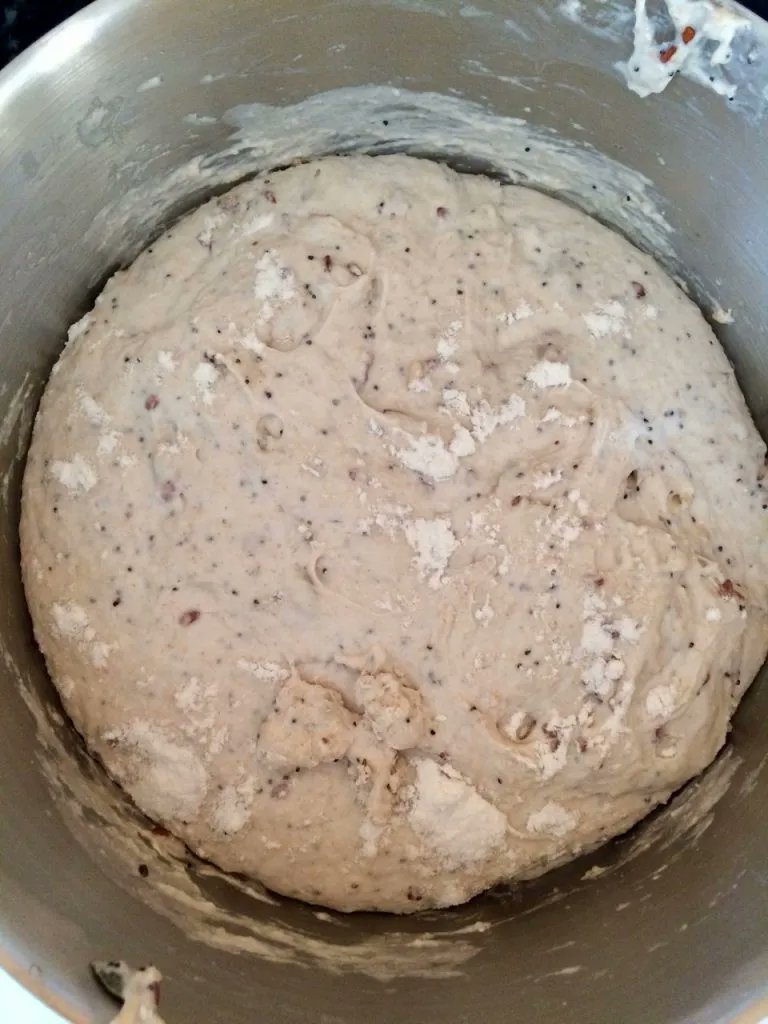 BreadBakerDani's tweet image. Want to make kneading dough easier and taste better? Autolysing (or soaking) makes a big difference for both yeasted and sourdough doughs #realbread #bakebetterbread buff.ly/3MjOI6H
