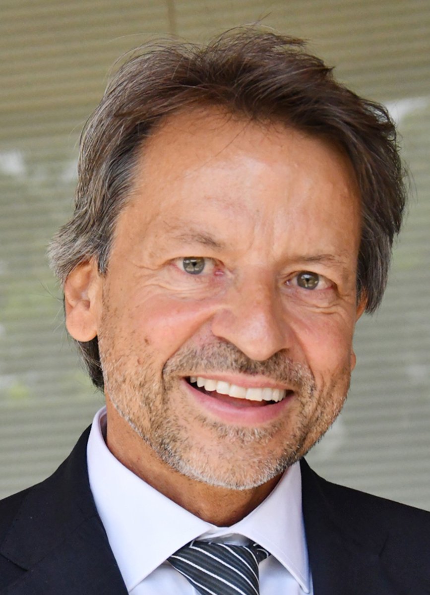 EU Delegation to Zimbabwe ๐ช๐บ (@euinzim) on Twitter photo The Ambassador of the #EU ๐ช๐บto #Zimbabwe ๐ฟ๐ผ, HE Jobst von Kirchmann presented his credentials to His Excellency President E. D. Mnangagwa on 12 October 2022.
Welcome to Zimbabwe, Ambassador! <a href="/vonKirchmannEU/">Jobst von Kirchmann</a>
Get to know him!:
eeas.europa.eu/delegations/ziโฆ The Ambassador of the #EU ๐ช๐บto #Zimbabwe ๐ฟ๐ผ, HE Jobst von Kirchmann presented his credentials to His Excellency President E. D. Mnangagwa on 12 October 2022.
Welcome to Zimbabwe, Ambassador! <a href="/vonKirchmannEU/">Jobst von Kirchmann</a>
Get to know him!:
eeas.europa.eu/delegations/ziโฆ