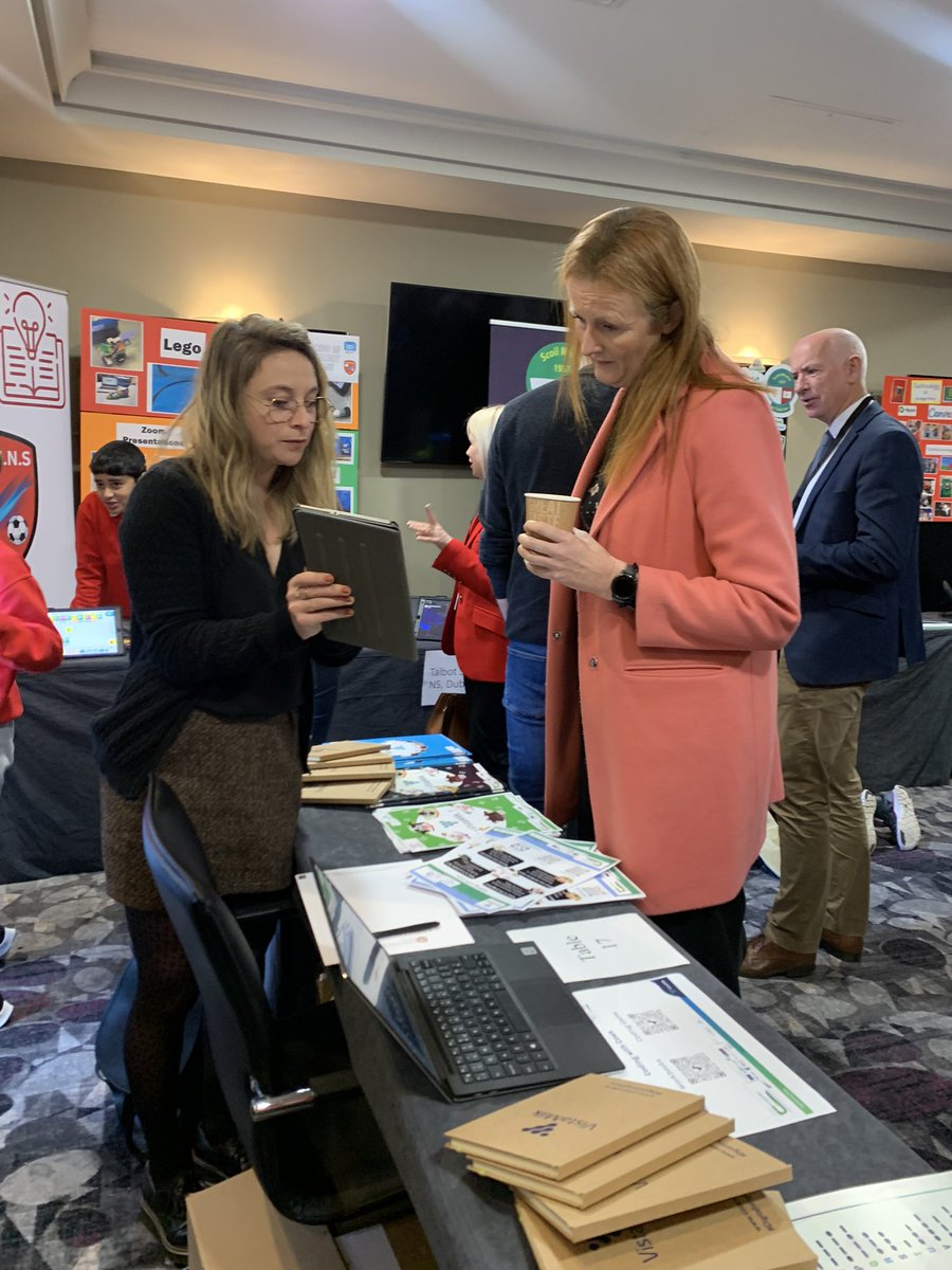 Presenting our coding with cows game with my amazing colleague Lucile at the computer science week event in Athlone! Come check out what @VistaMilk has to offer for classrooms! #digitalisingdairy #vistamilk #computerscienceweek