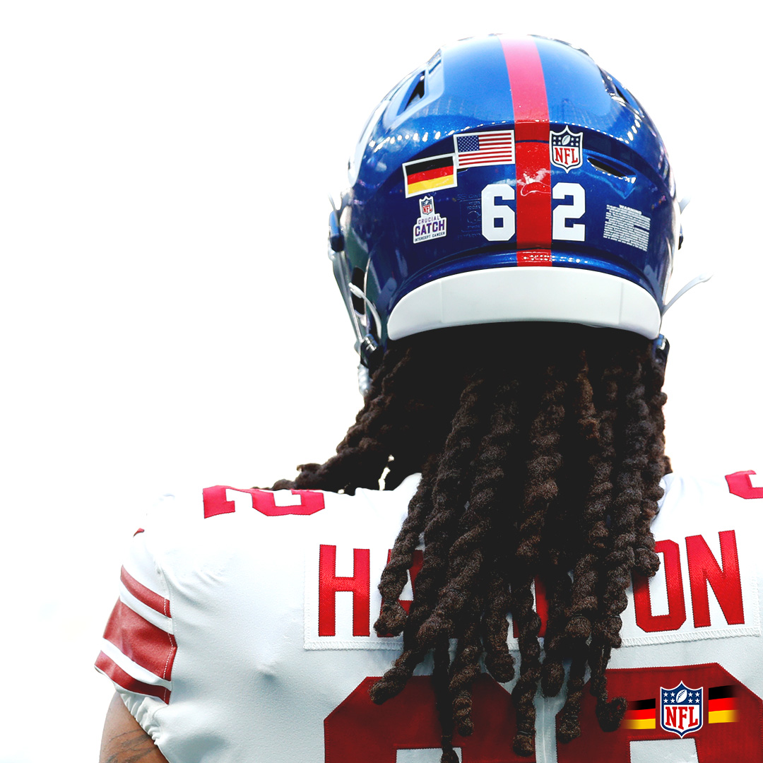 <a href="/jakobjohnson/">Jakob Johnson</a> <a href="/amonra_stbrown/">Amon-Ra</a> <a href="/Equanimeous/">Equanimeous</a> <a href="/DavidBada8/">David Bada</a>  – in 🇩🇪 geboren und aufgewachsen.
<a href="/nickfolk2/">Nick Folk</a>  – 🇩🇪 Vater.
<a href="/bhoyer7/">Brian Hoyer</a> – 🇩🇪 Vater.
<a href="/D_Hamilton19/">Devery Hamilton</a>  – in 🇩🇪 geboren und 🇩🇪 Mutter.