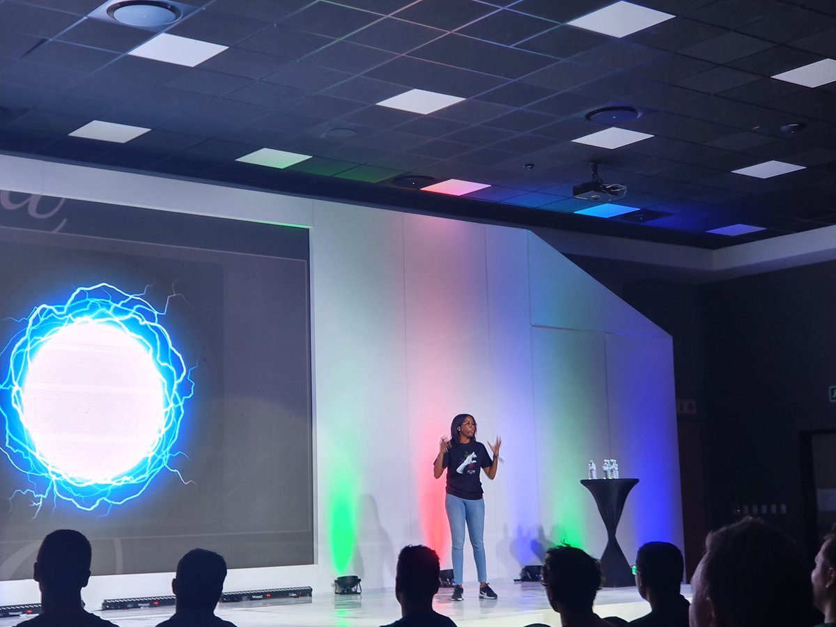 bbdsoftware's tweet photo. @mikangobeni_ is in action with her talk Skip To The End Use Tailwind CSS #BBDescape2022 @bbdsoftware https://t.co/vseWrTfeGP