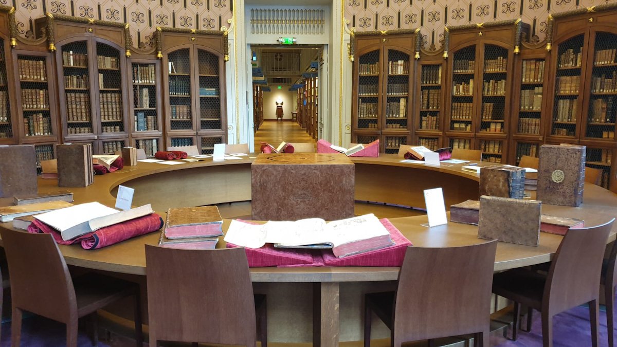 Vous devez éditer une source de l'époque moderne dans le cadre d'un travail universitaire ? Le mini-guide de l'<a href="/Ecoledeschartes/">École des chartes | PSL</a> est fait pour vous. Il reprend les principes de l'ouvrage de Bernard Barbiche, grâce paléographique lui soit rendue : theleme.enc.sorbonne.fr/cours/edition_…