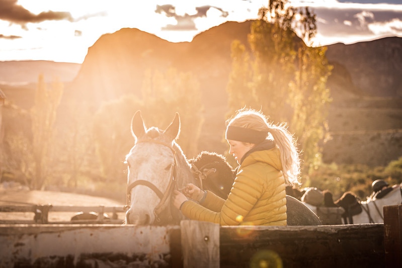 gauchoderby's tweet image. Race mornings start early, riders like Ciara Cahil waste no time in saddling up and  preparing to tackle the next leg.

#GauchoDerby

Photo by @sarahfarnsworthfieldsports