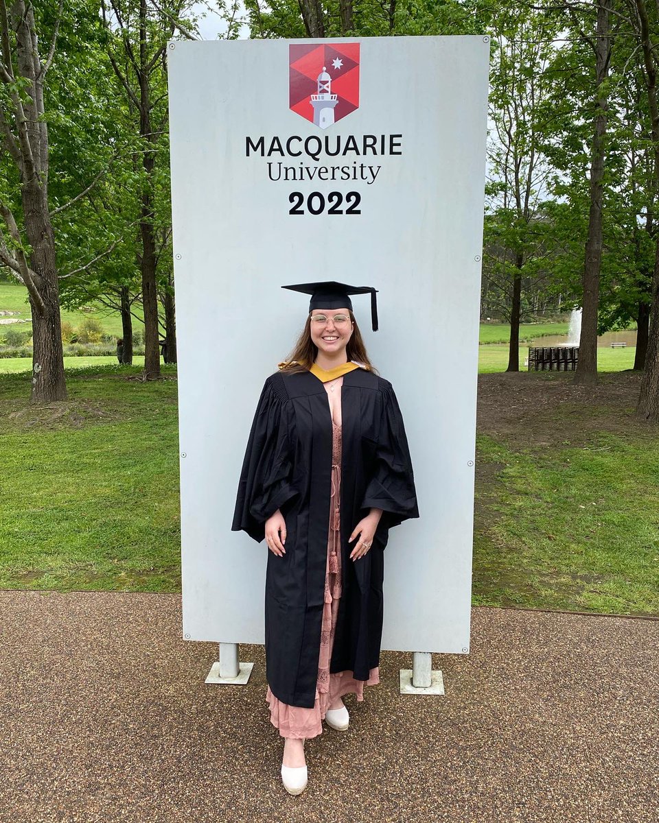 lili_murphy's tweet photo. 🎓 SLAYDUATION 🕺🏼
￼
1 Bachelor of Arts down, 1 Master of Research to go! 

Here’s to a few more years with my head in a book (probably a romance novel with chronic illness representation in it (hehe)) ❤️‍🔥❤️‍🔥 https://t.co/88G3u1r1cF
