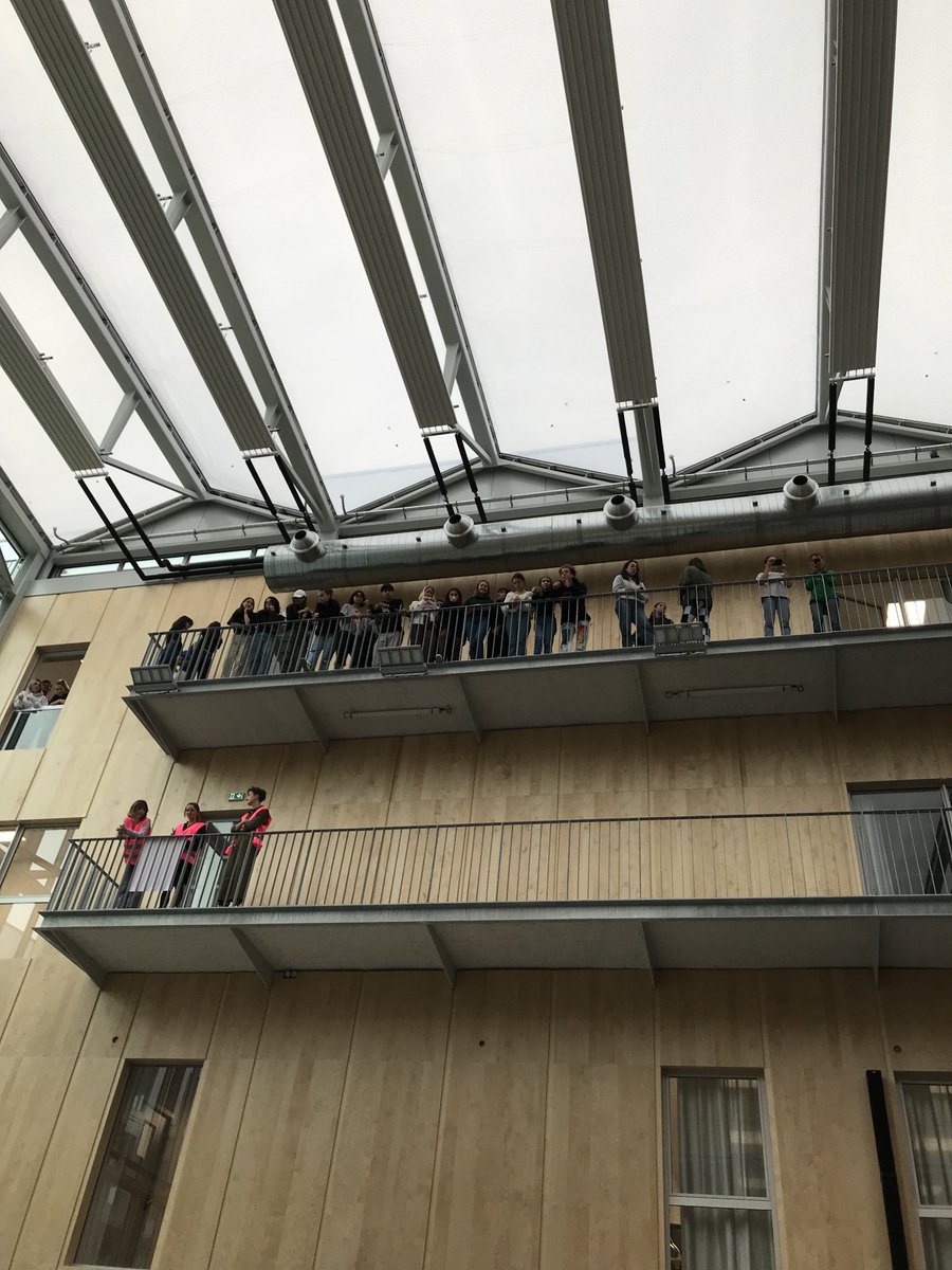 #Inauguration du nouveau bâtiment de ⁦<a href="/lecolededesign/">L'École de design Nantes Atlantique</a>⁩. 
Tous au balcon 🤩